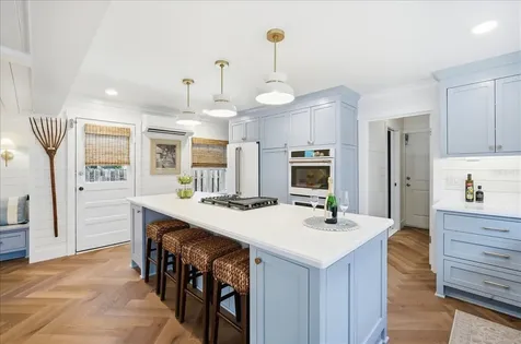 2913 Gulf Drive Holmes Beach FL 34217