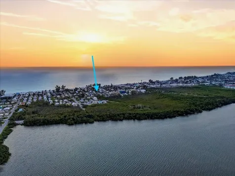 2913 Gulf Drive Holmes Beach FL 34217