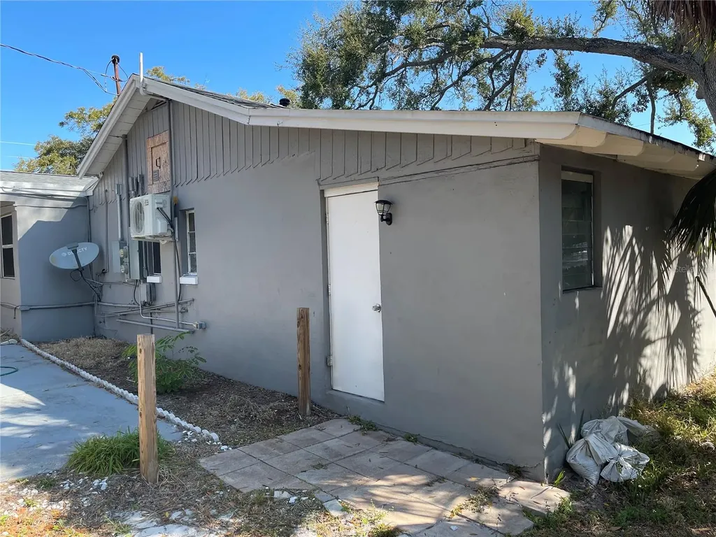 1200 26th Avenue S St Petersburg FL 33705