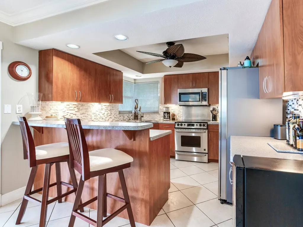 210 Dolphin Point Clearwater Beach FL 33767