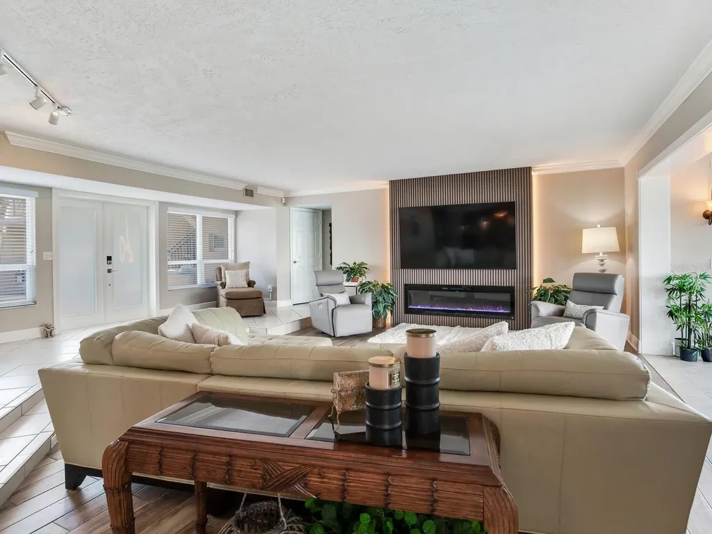 210 Dolphin Point Clearwater Beach FL 33767