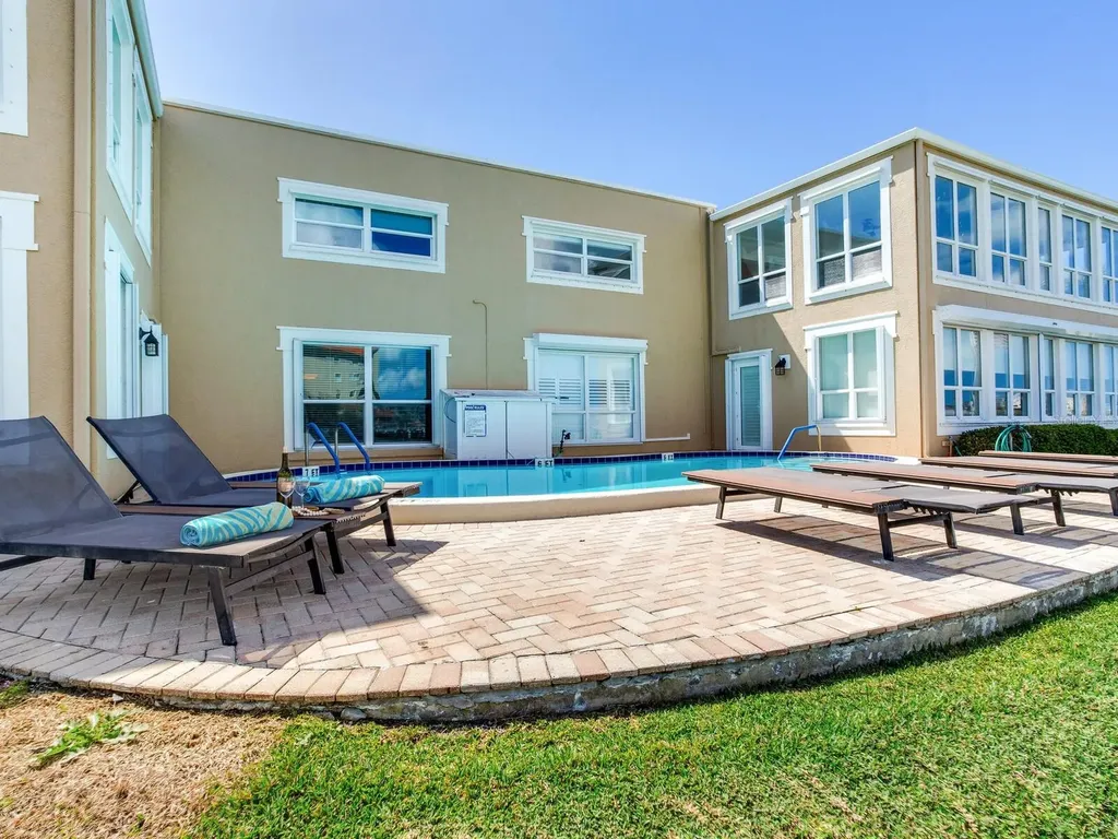 210 Dolphin Point Clearwater Beach FL 33767