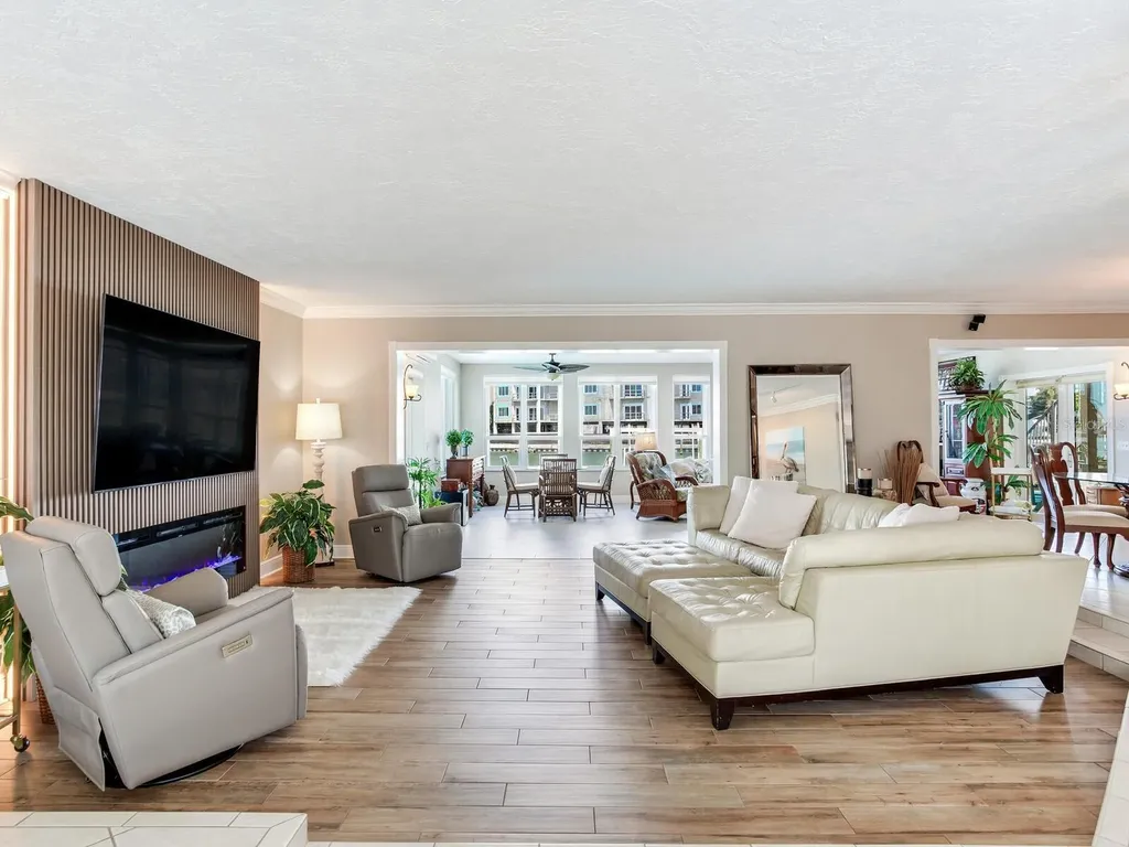 210 Dolphin Point Clearwater Beach FL 33767