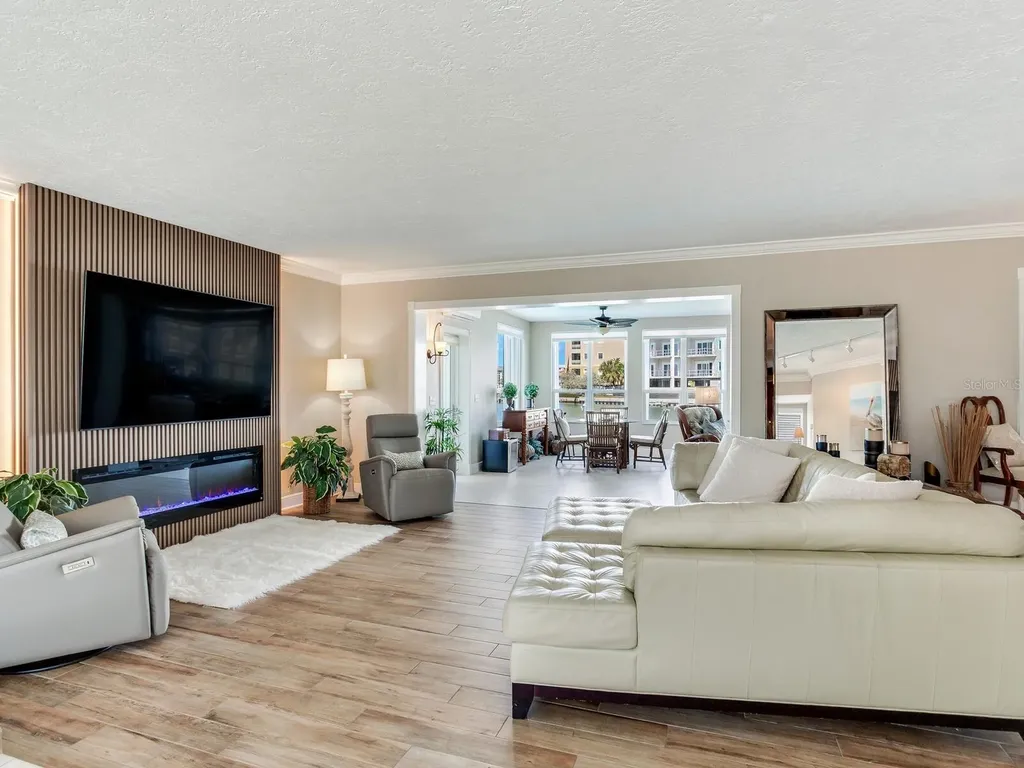 210 Dolphin Point Clearwater Beach FL 33767