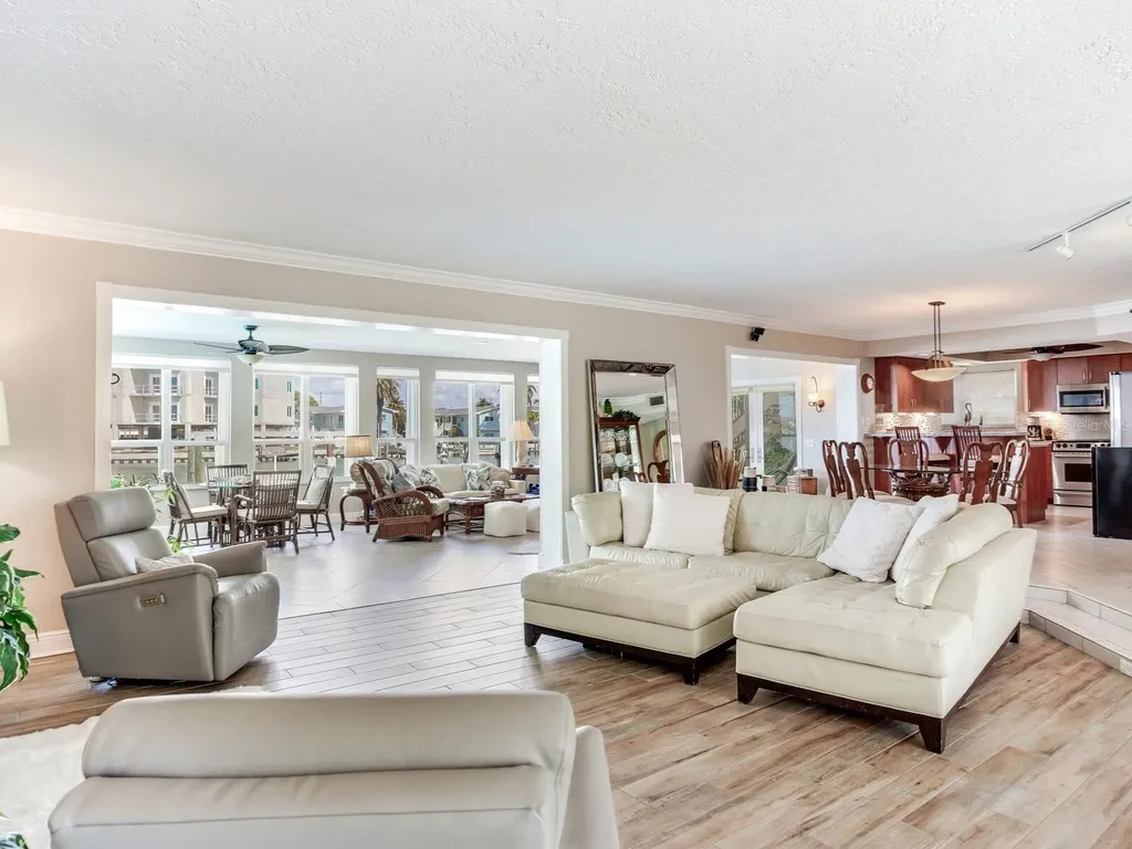 210 Dolphin Point Clearwater Beach FL 33767