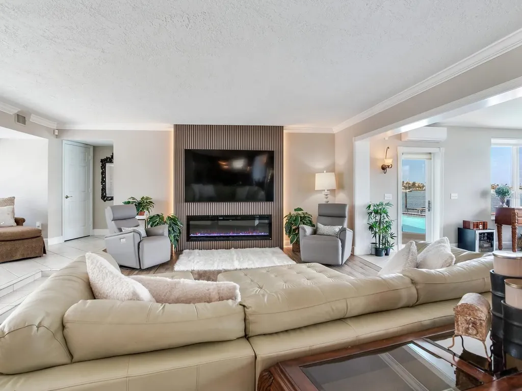 210 Dolphin Point Clearwater Beach FL 33767
