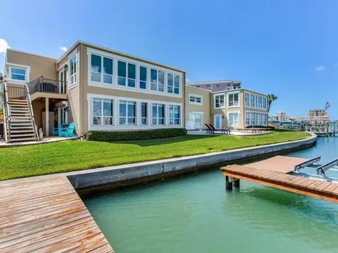 210 Dolphin Point Clearwater Beach FL 33767