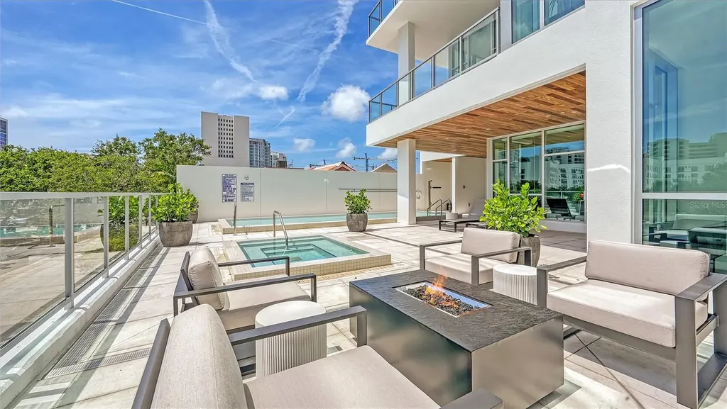 1335 2nd Street Sarasota FL 34236