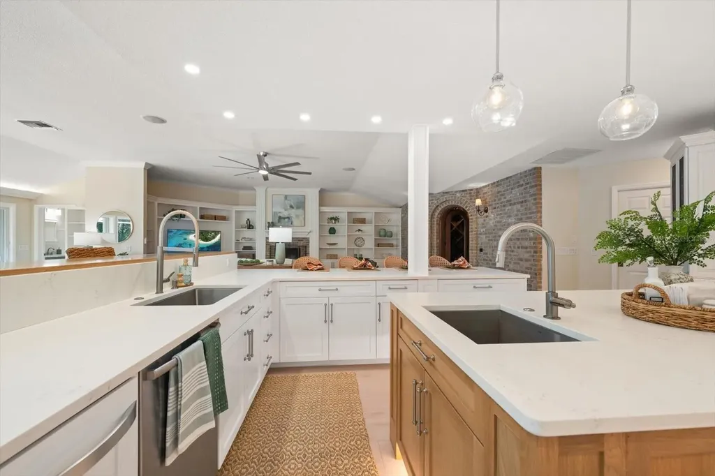 1543 Sturbridge Court Dunedin FL 34698