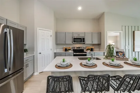 36702 Thornhedge Drive Zephyrhills FL 33541