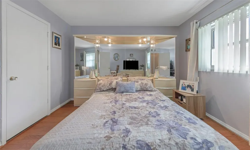 6976 Sunset Drive S St Petersburg FL 33707