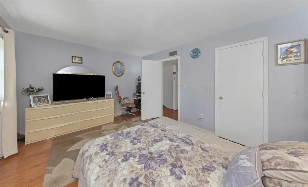 6976 Sunset Drive S St Petersburg FL 33707