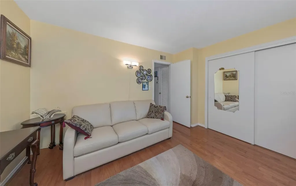6976 Sunset Drive S St Petersburg FL 33707