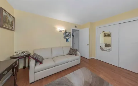 6976 Sunset Drive S St Petersburg FL 33707