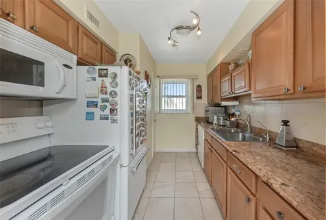 6976 Sunset Drive S St Petersburg FL 33707