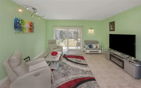 6976 Sunset Drive S St Petersburg FL 33707