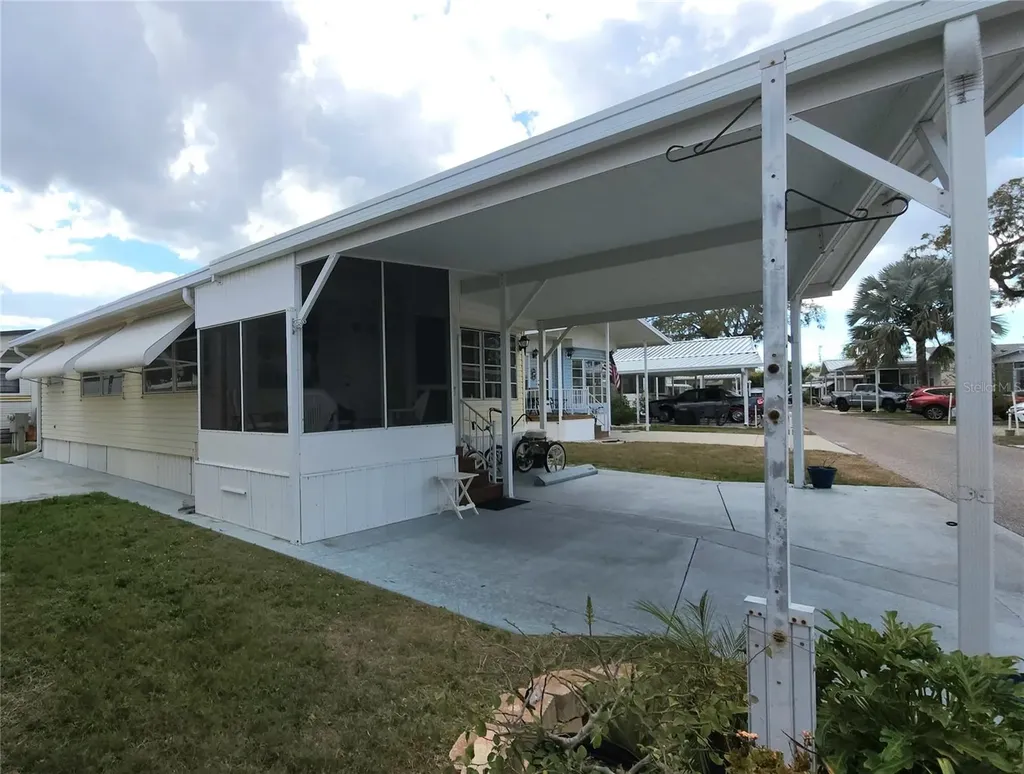 3275 26th Avenue E Bradenton FL 34208