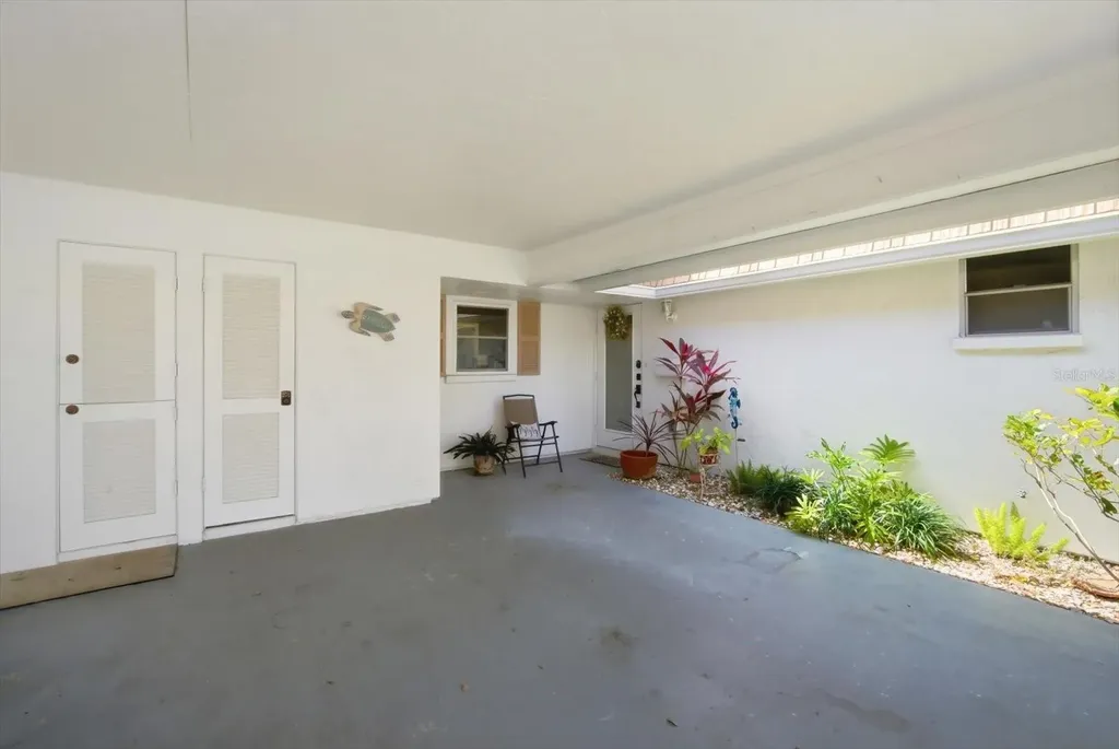 2320 Aquabluff Place Sarasota FL 34231
