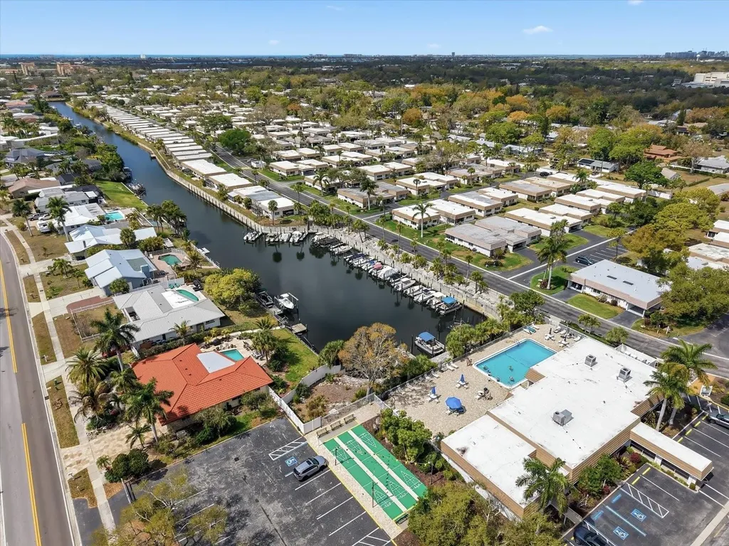 2320 Aquabluff Place Sarasota FL 34231