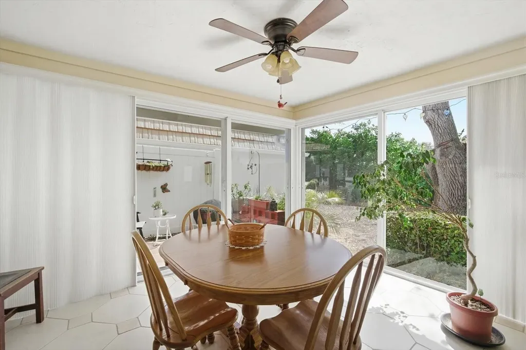 2320 Aquabluff Place Sarasota FL 34231