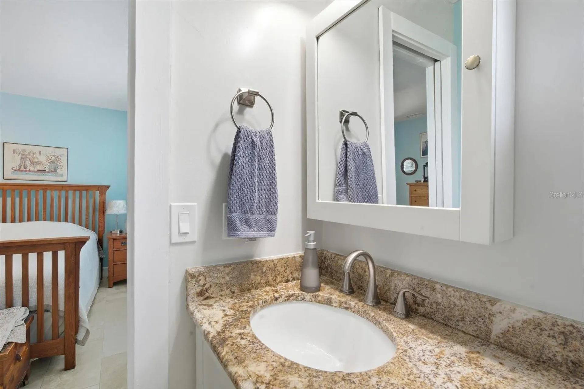 2320 Aquabluff Place Sarasota FL 34231