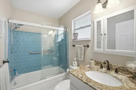 2320 Aquabluff Place Sarasota FL 34231