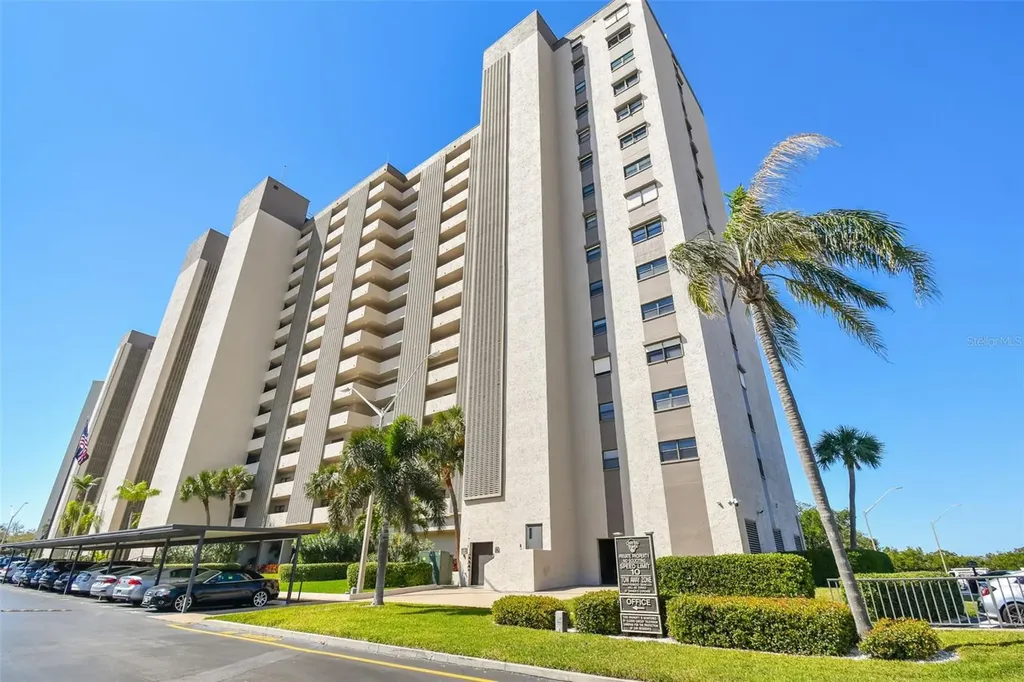 7050 Sunset Drive S South Pasadena FL 33707