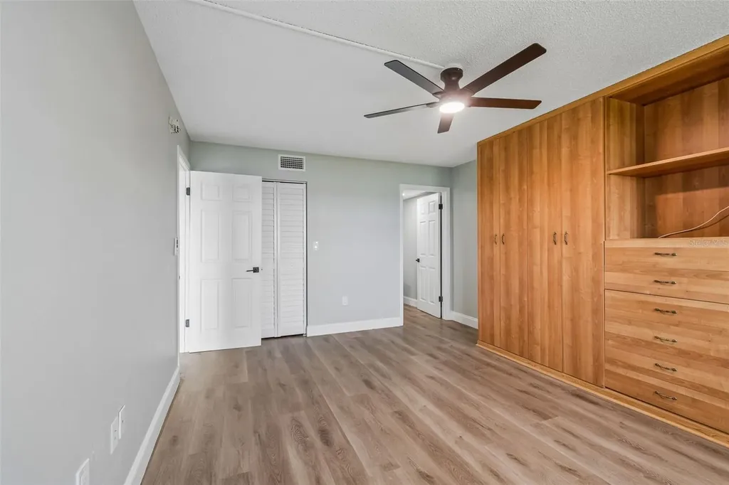 7050 Sunset Drive S South Pasadena FL 33707