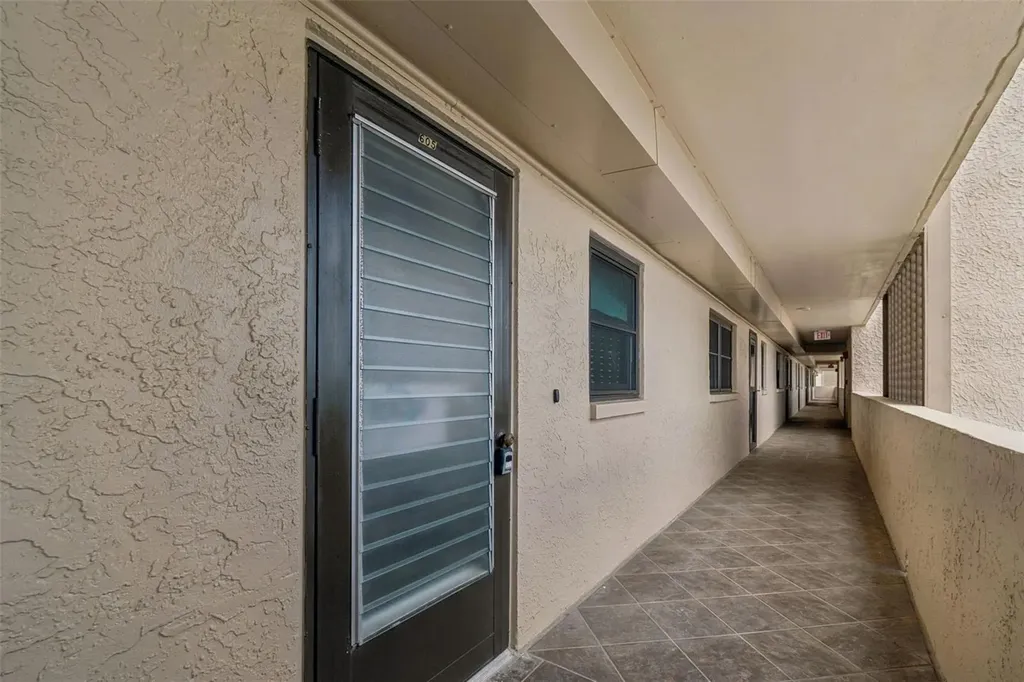 7050 Sunset Drive S South Pasadena FL 33707