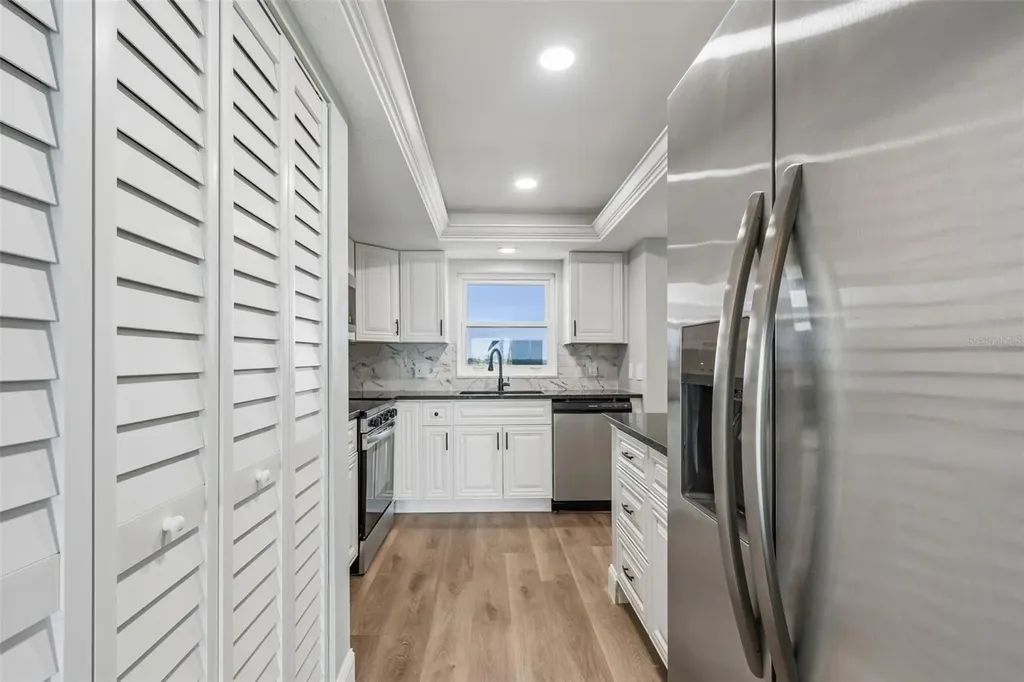 7050 Sunset Drive S South Pasadena FL 33707