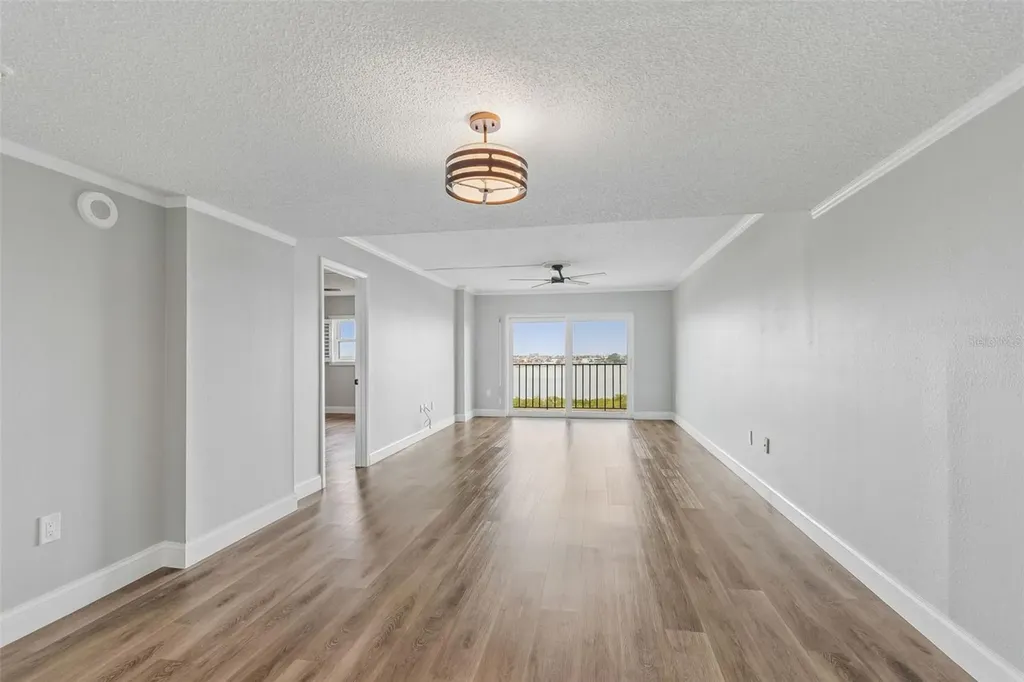 7050 Sunset Drive S South Pasadena FL 33707