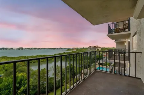 7050 Sunset Drive S South Pasadena FL 33707
