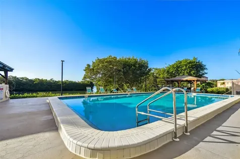 7050 Sunset Drive S South Pasadena FL 33707