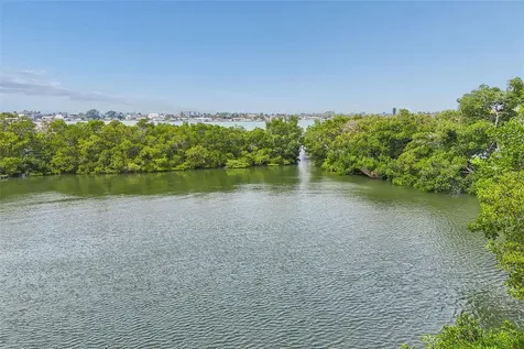 7050 Sunset Drive S South Pasadena FL 33707