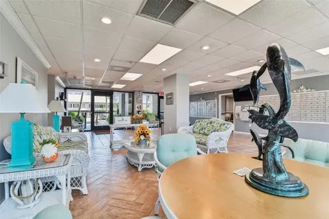 7050 Sunset Drive S South Pasadena FL 33707