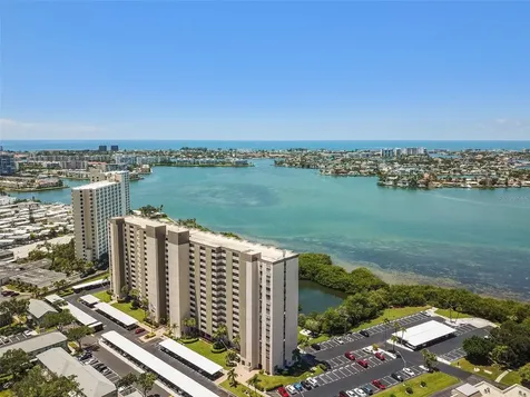 7050 Sunset Drive S South Pasadena FL 33707