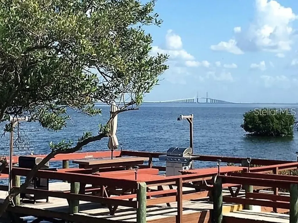 1515 Pinellas Bwy S Tierra Verde FL 33715