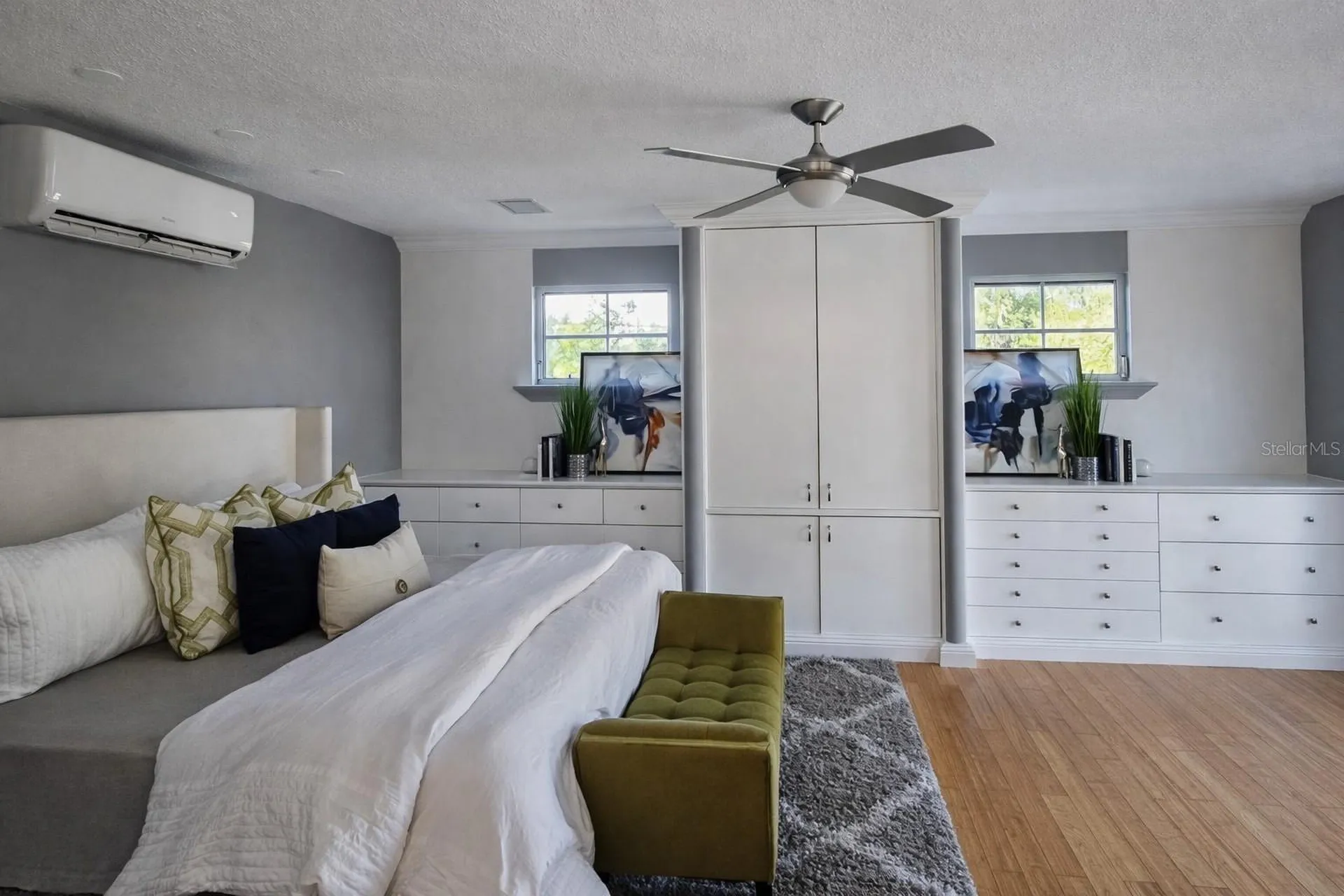 205 25th Avenue NE St Petersburg FL 33704