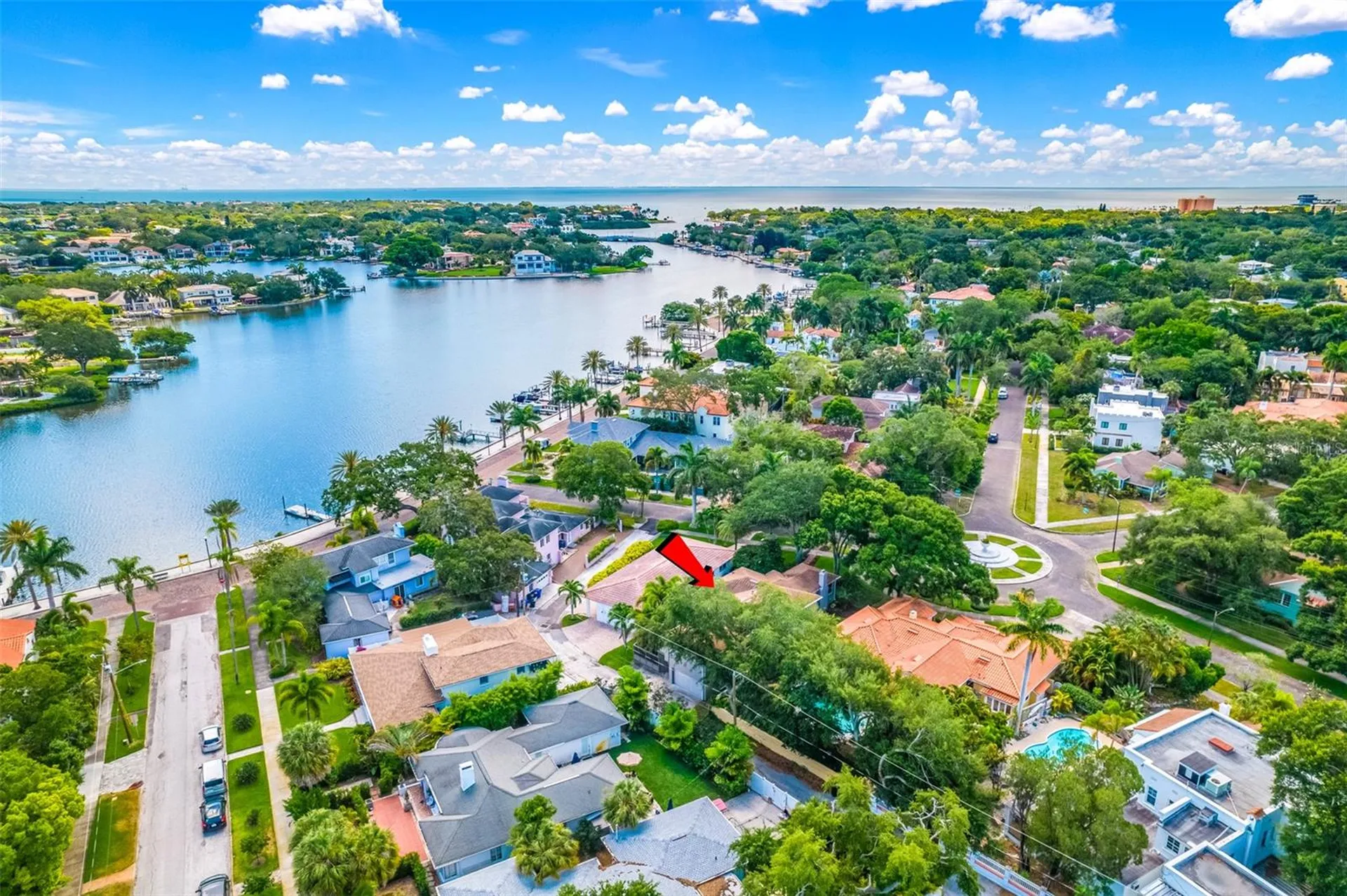 205 25th Avenue NE St Petersburg FL 33704
