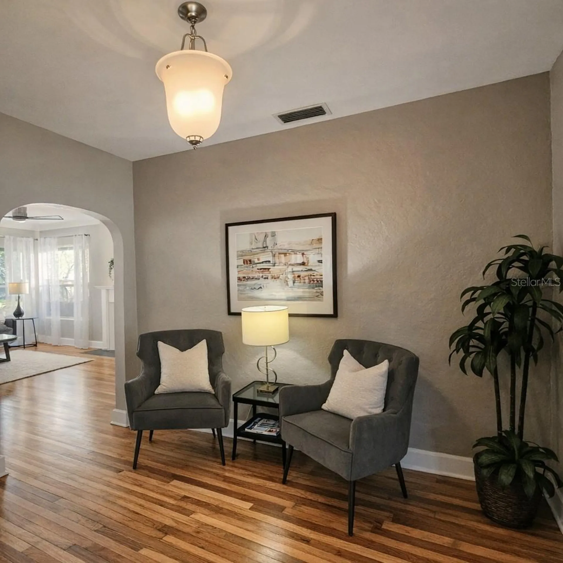 205 25th Avenue NE St Petersburg FL 33704