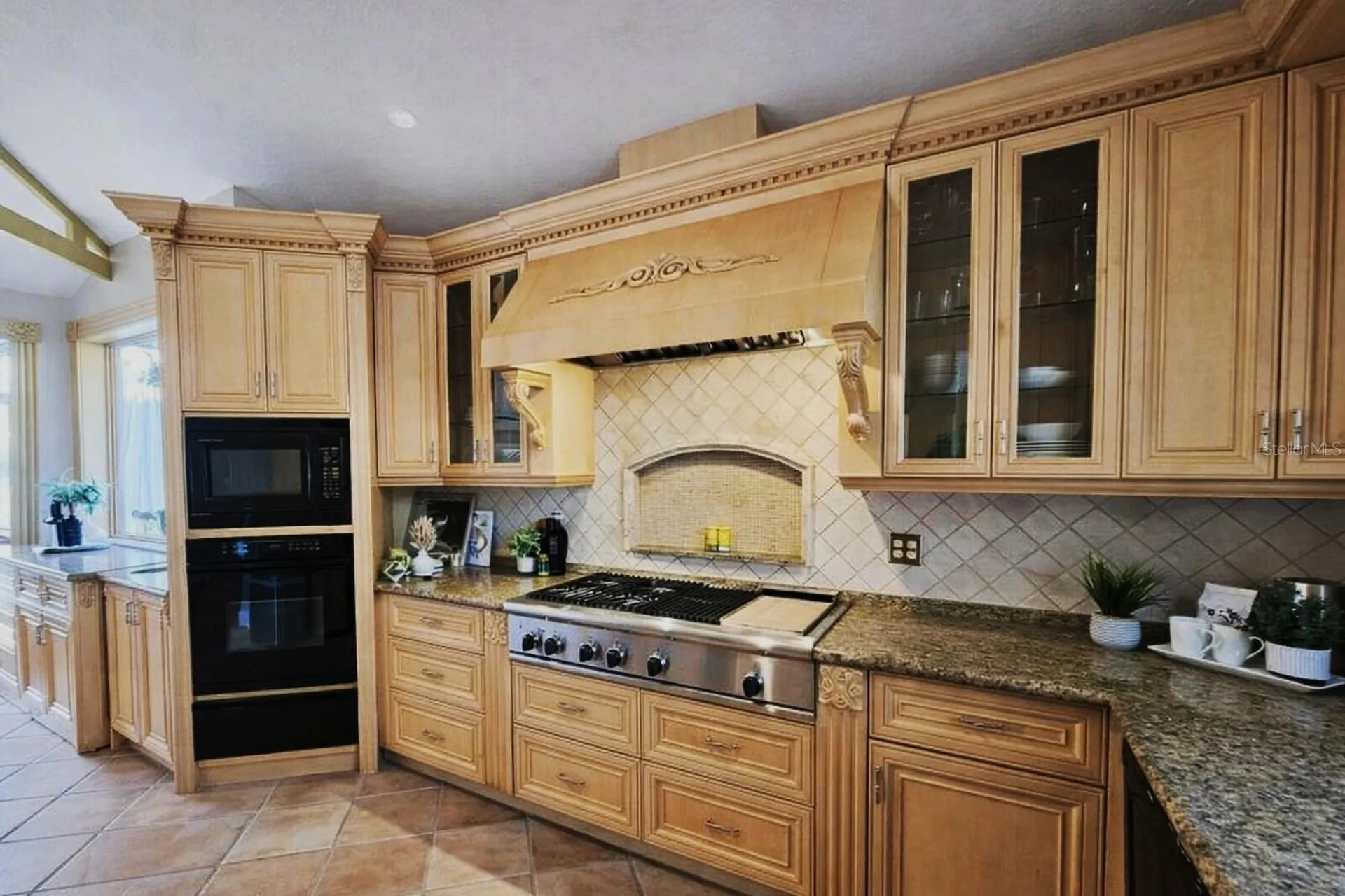 205 25th Avenue NE St Petersburg FL 33704