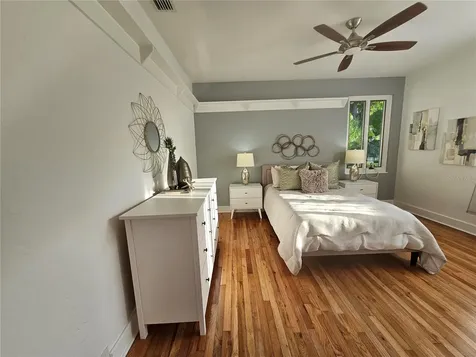 205 25th Avenue NE St Petersburg FL 33704