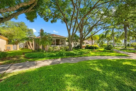 205 25th Avenue NE St Petersburg FL 33704