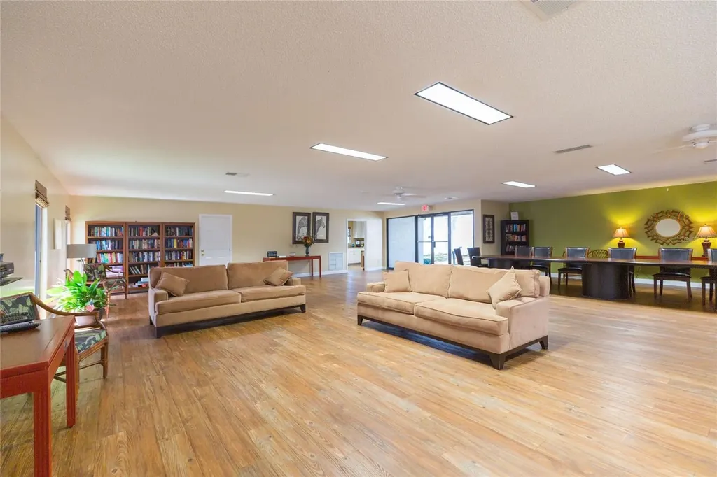 4513 S Oak Drive Tampa FL 33611