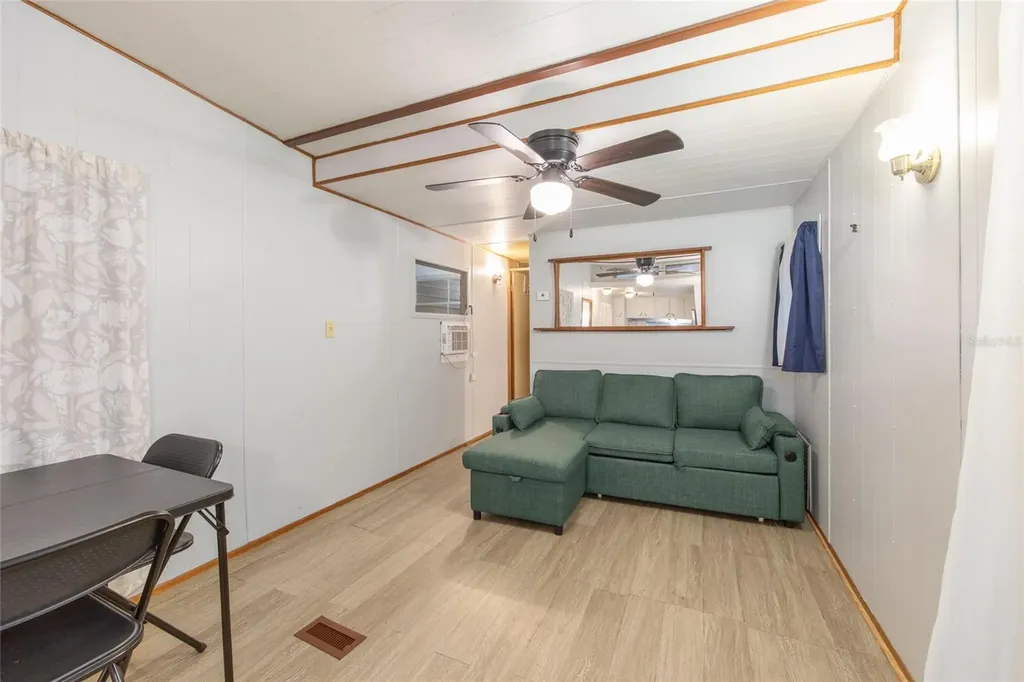 2142 SE 185th Terrace Silver Springs FL 34488