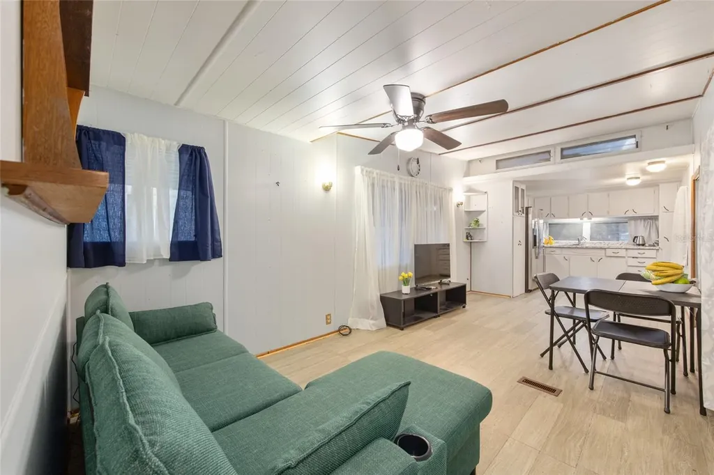 2142 SE 185th Terrace Silver Springs FL 34488