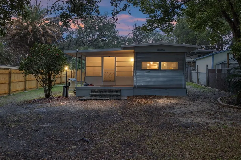 2142 SE 185th Terrace Silver Springs FL 34488