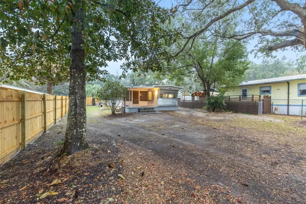 2142 SE 185th Terrace Silver Springs FL 34488