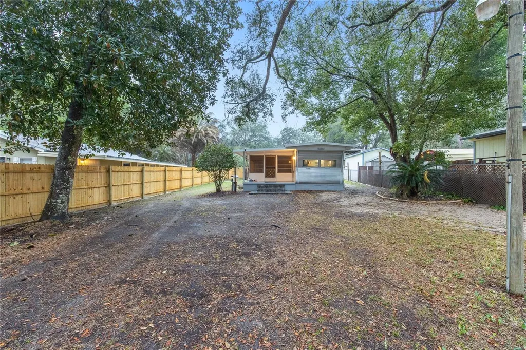 2142 SE 185th Terrace Silver Springs FL 34488