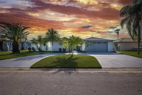 9816 San Mateo Way Port Richey FL 34668